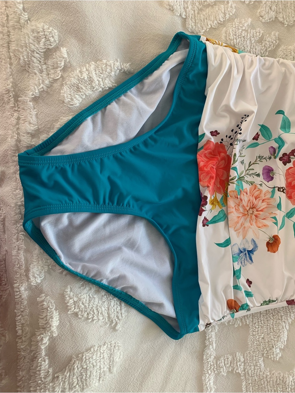 NWT Jantzen Swimsuit: 1-Piece White/Teal Multicolor Floral Top, Ruched Center 12 - Picture 10 of 15